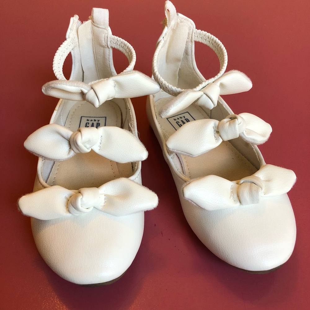 Baby Gap flats